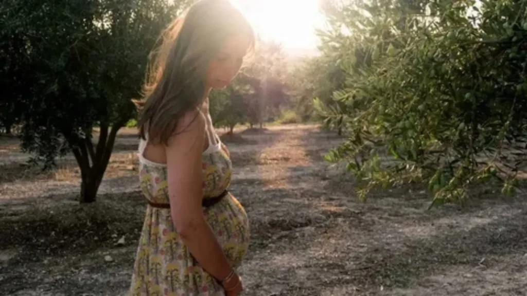 short pregnancy captions for instagram